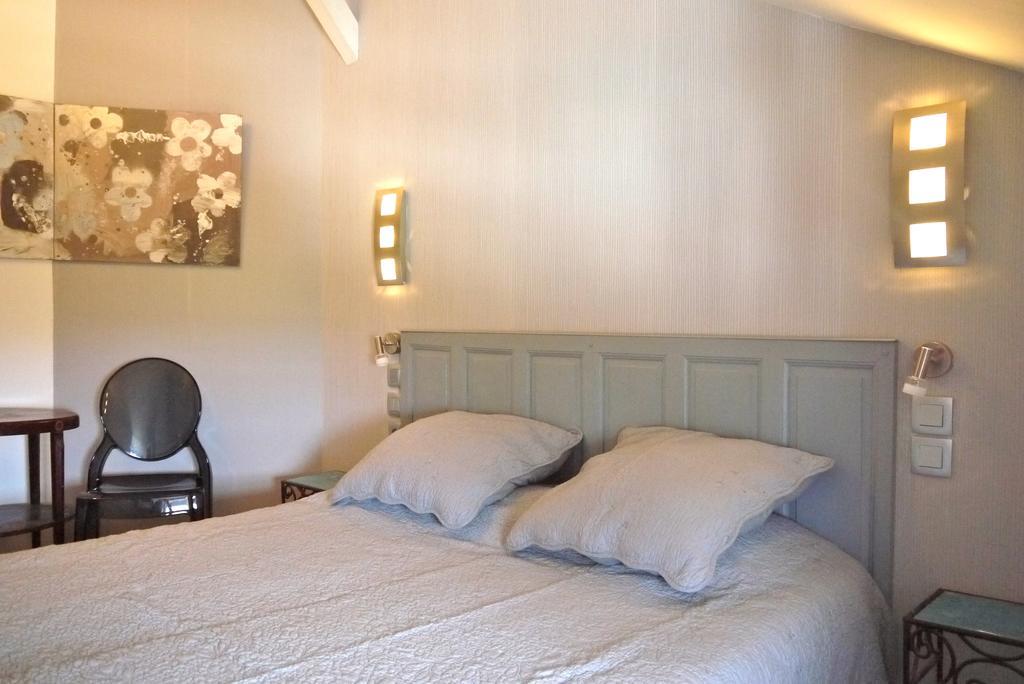 Troglodyte De La Fosse Hotell Meigné Exteriör bild