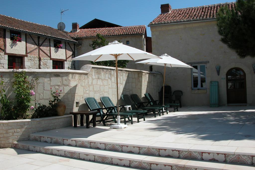 Troglodyte De La Fosse Hotell Meigné Exteriör bild
