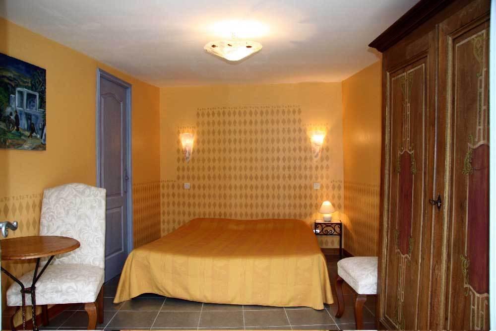 Troglodyte De La Fosse Hotell Meigné Exteriör bild